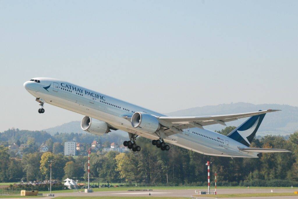 Cathay Pacific Shows Off New Business Class Suite on Retrofitted Boeing 777-300ER Cathy Pacific Boeing 777 300ER