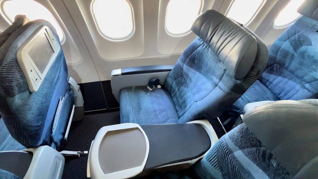 Austrian Airlines A320 Business Class Review - CDG to VIE Flight Experience Austrian Airlines A320 Business Class Review CDG to VIE